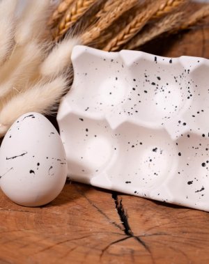 Subtle Splatter Egg Tray